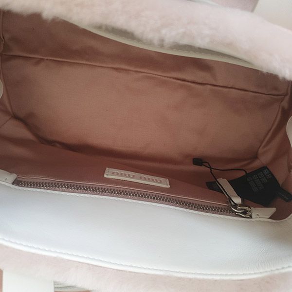 【超可愛】ミュウミュウ シープスキン バッグ コピー★ふわふわキュート5BA085